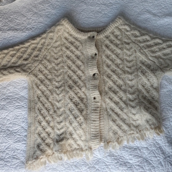 Zara Ecru Chunky Wool Blend Asymmetrical Knit Buttoned Frayed Hem Sweater - Picture 13 of 16